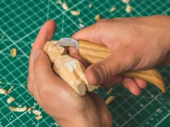 Різьба по дереву фігурка обличчя скульптура