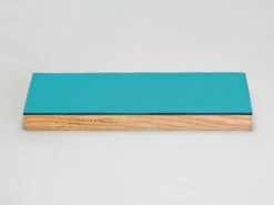 Шкіра приклеєна до дерева правка доводка