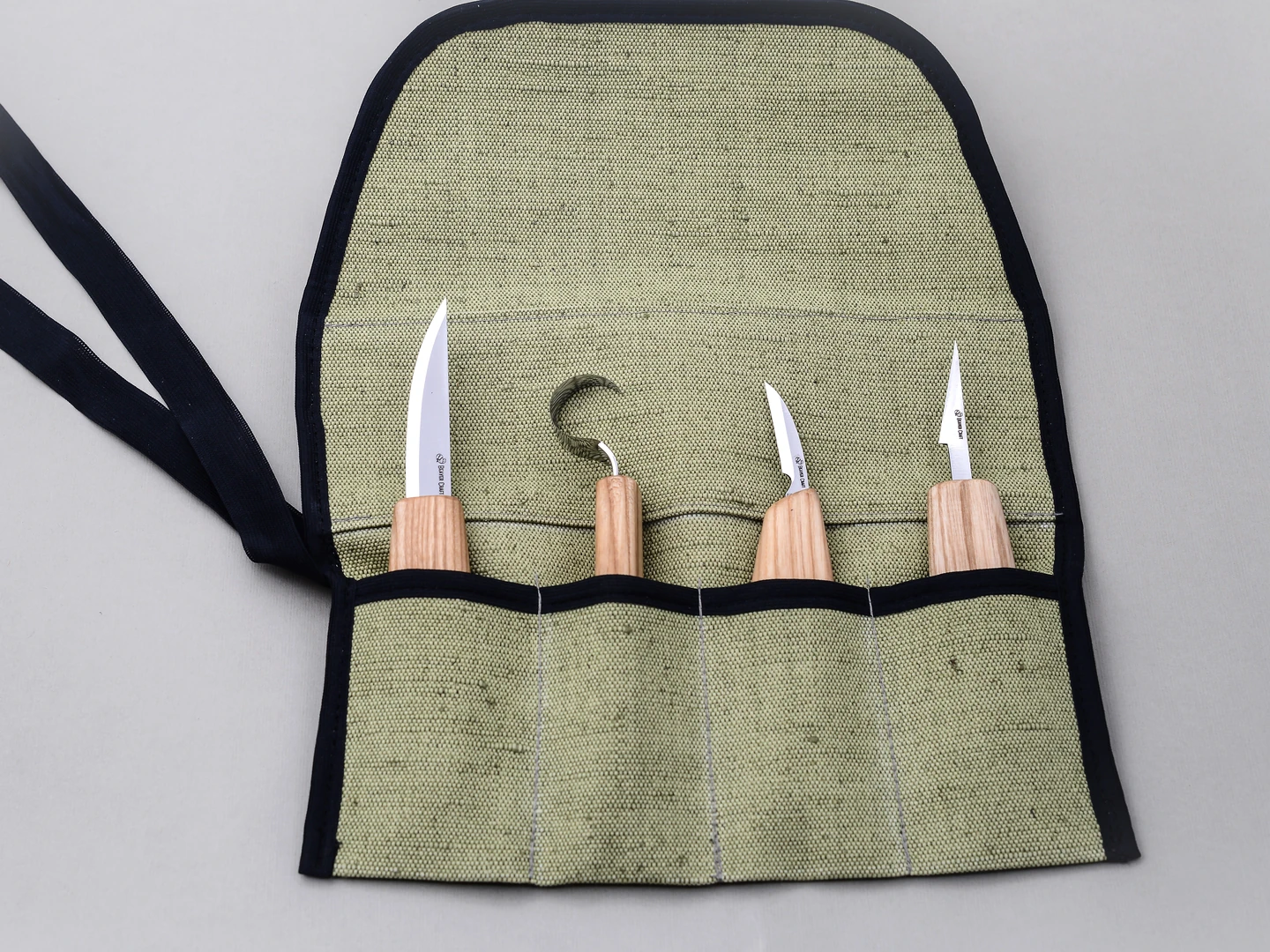 Як зберігати інструмент для дерева чохол