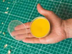 Чим вкрити дерев'яні вироби віск лак захист