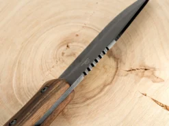 Гребінка на клинку ножа