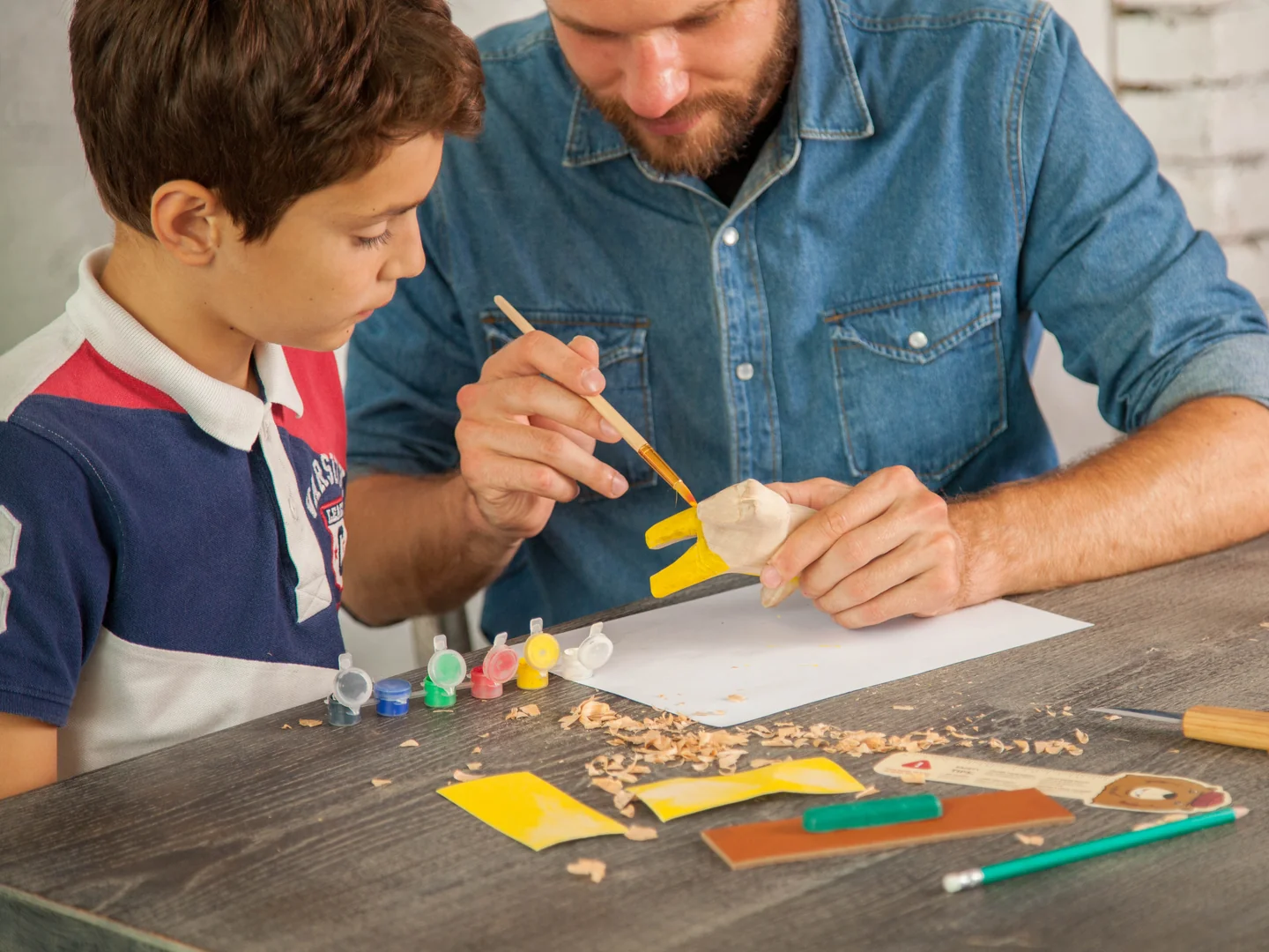 Розфарбовування фігурок з дерева