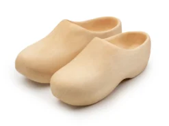 Вирізати з дерева туфельки чоботи лялькові з інструкцією