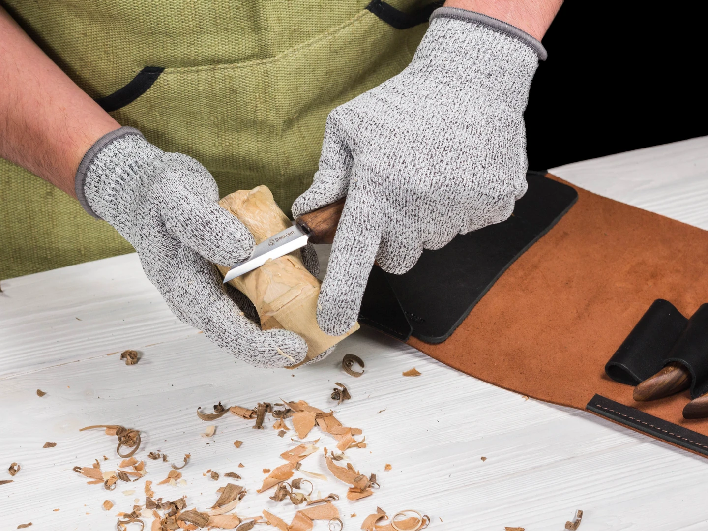 Як вирізати фігурку ножами початківець