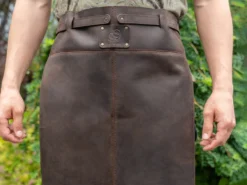 Робочий фартух для різьби по дереву