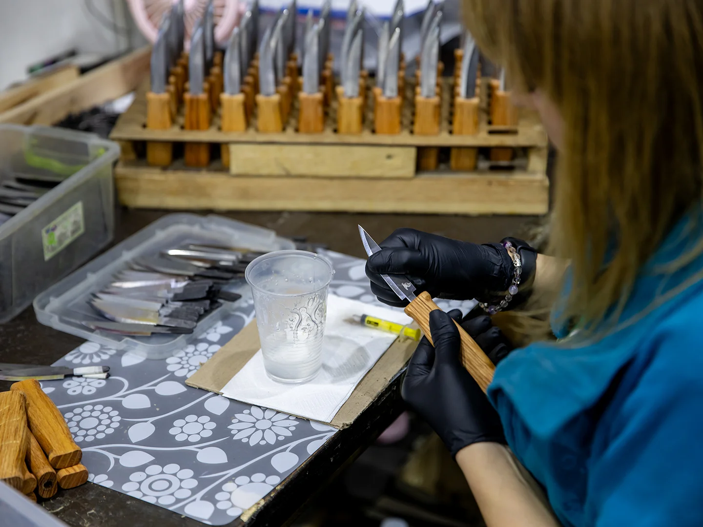 Вклеювання леза в ручку