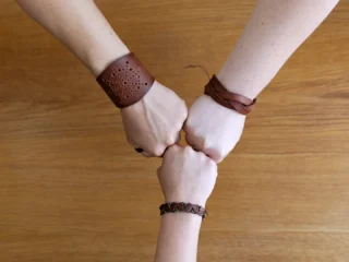 Альтернативний вигляд Набір для роботи зі шкірою BeaverCraft «Браслети» для початківців — стильний DIY подарунок